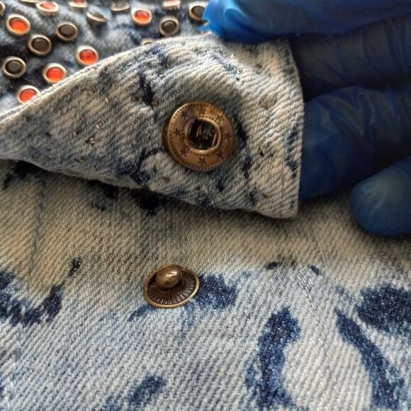 Robin's Jean Men's Acid Washed Large Flap Back Pocket Denim Jeans - Picture 8 of 10